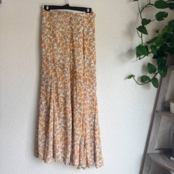 Free People Floral Maxi Skirt – Cream & Tan Boho Print, Size 6 - Picture 2 of 5
